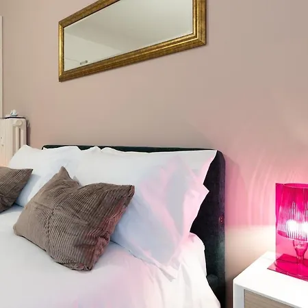Steps From Vatican & Metro - Angelico Sweet Apartment Rome