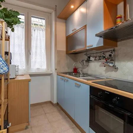 Steps From Vatican & Metro - Angelico Sweet Apartment Rome