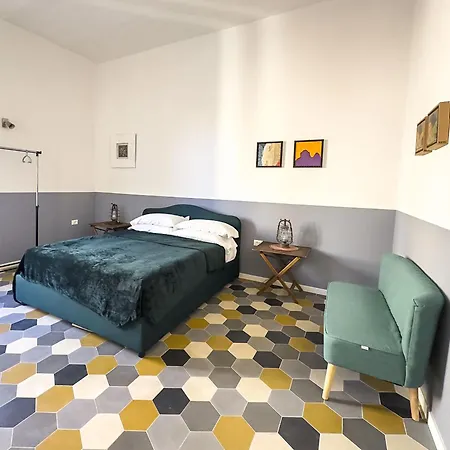 Eclectic In Trendy San Lorenzo Apartment *