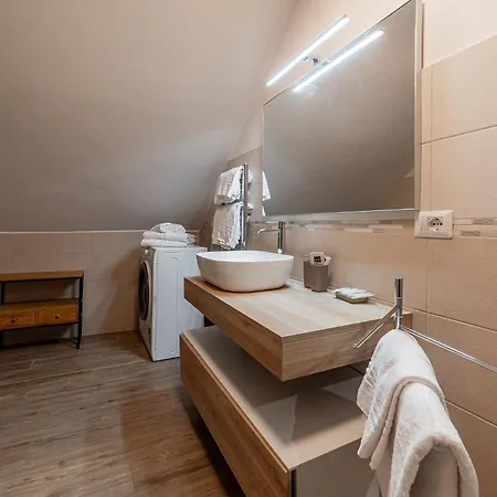 Elegant Penthouse - Metro Conca D'oro & Terrace * Rome
