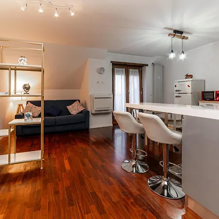 Apartment Elegant Penthouse - Metro Conca D'oro & Terrace *