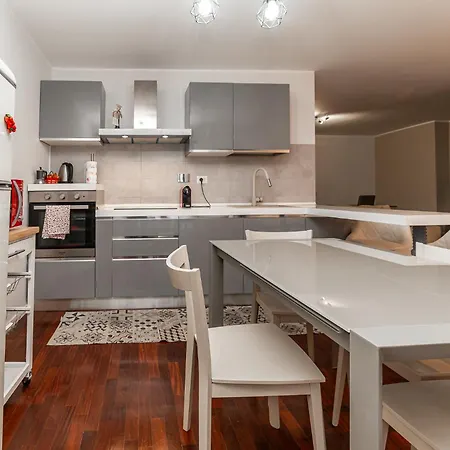 Apartment Elegant Penthouse - Metro Conca D'oro & Terrace *