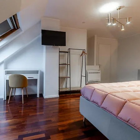 Apartment Elegant Penthouse - Metro Conca D'oro & Terrace