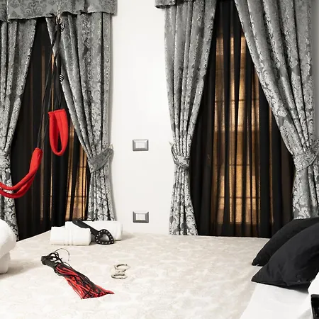 Luxury Bdsm Affittacamere Roma