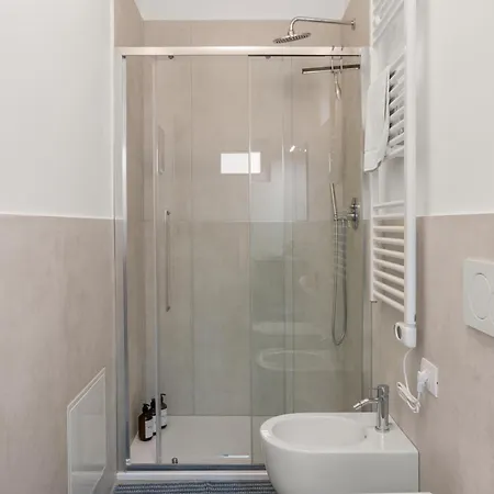 Apartment The Poolside House - New 2 Bedroom With Terrace Rome