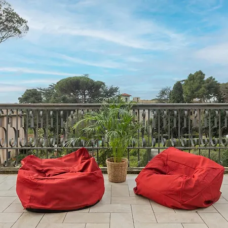 The Poolside House - New 2 Bedroom With Terrace Apartment