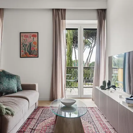 Apartment The Poolside House - New 2 Bedroom With Terrace *