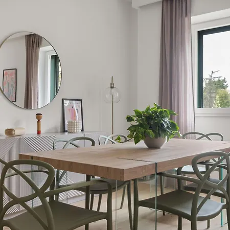 The Poolside House - New 2 Bedroom With Terrace 公寓