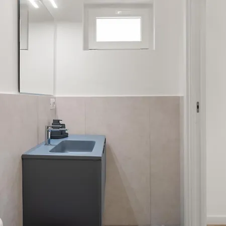 Apartment The Poolside House - New 2 Bedroom With Terrace Rome
