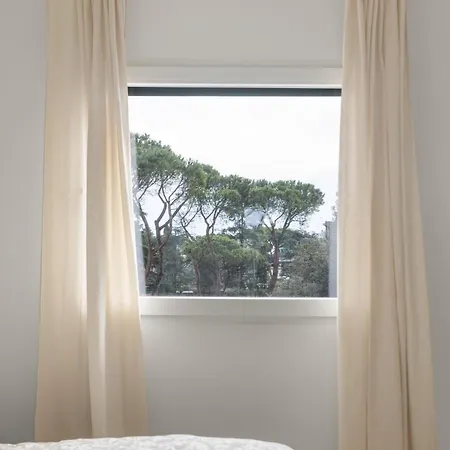 Apartment The Poolside House - New 2 Bedroom With Terrace *