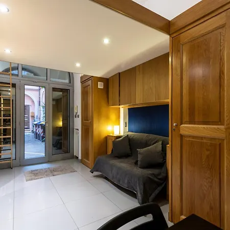 Monti House - Center