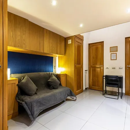 Monti House - Center