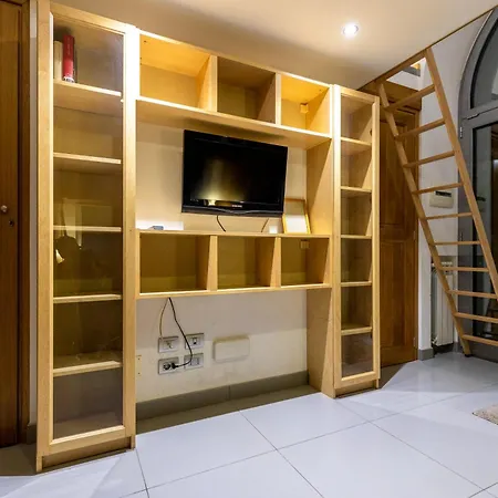 Monti House - Center *