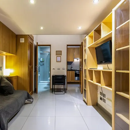 Monti House - Center