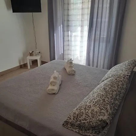 102 Dreamhouse Metropolitana B Libia * Rome