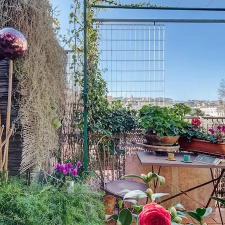 Terrarium Trastevere, Boutique With Terrace Apartment Rome