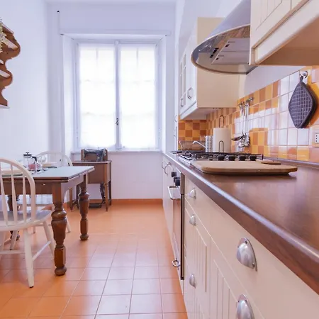 Elegantis Solinda Apartment