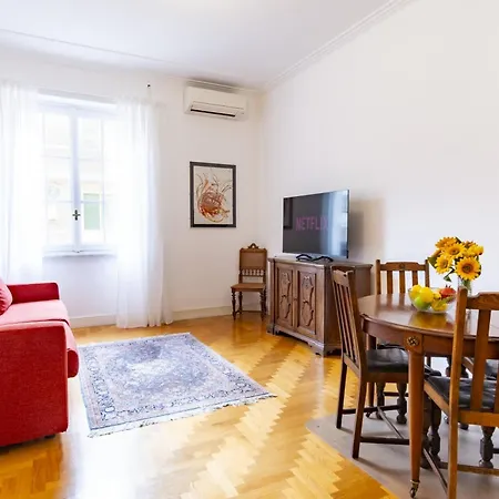 Elegantis Solinda Apartment *