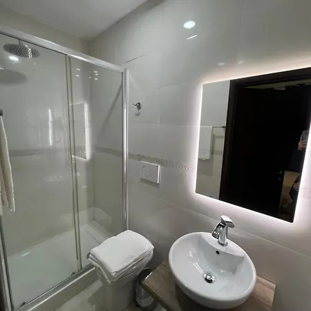 Favola Romana 2 - Guest house *