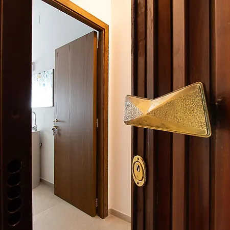 Vatican Cipro * Rome