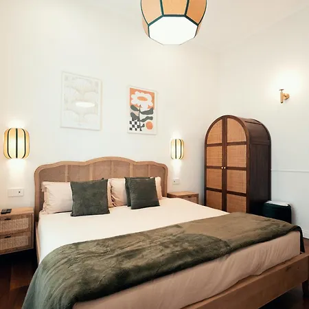 Vatican Chic Apartment *