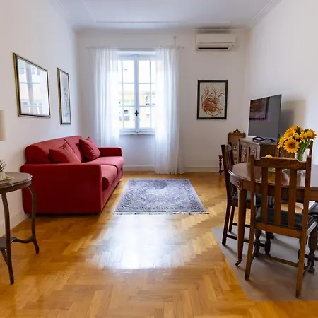 Apartment Elegantis Solinda *