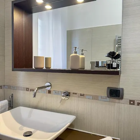 Dolce Aurelio Vicino Metro A Apartment *