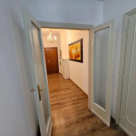 Simone House Apartment