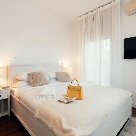 Apartment Sweet Heaven *