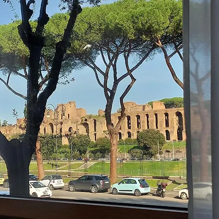 Ych-exclusive On Circus Maximus * Rome