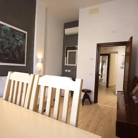 Ottaviano 2br House Rome