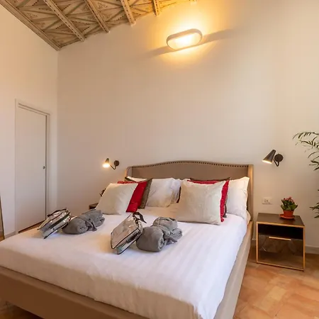 Navona Apartment *