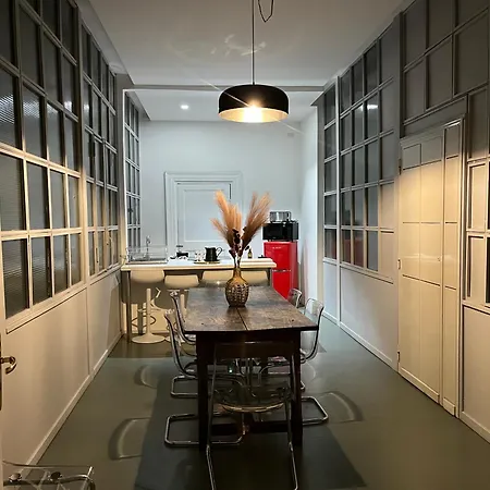 Stazione Termini 300 Mq Con Vista E Idromassaggio Apartment *