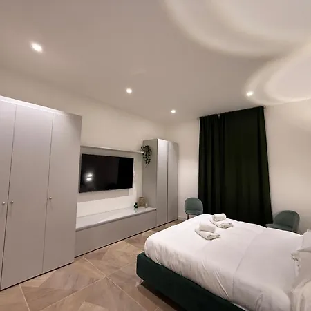 Luxury Apartments, Piazza Di Spagna Apartment