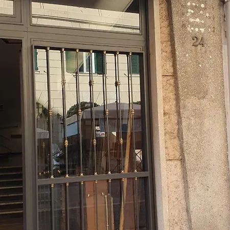 Domus Dea By Trinita Guest house Rome