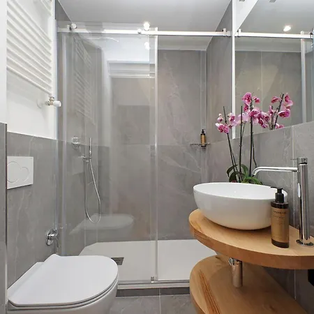 Apartment Treasurerome Adriana Charme 4br Rome