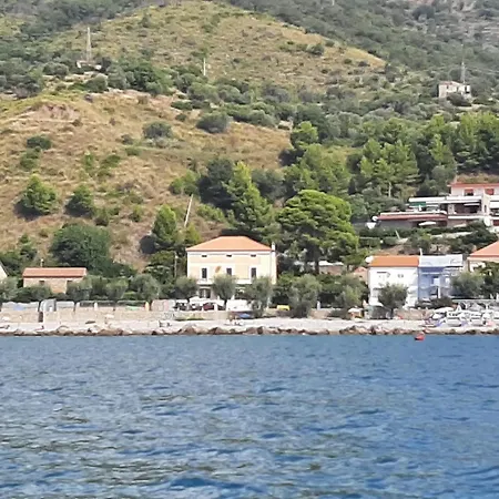 Taliani Holiday home *