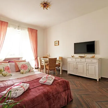 A Casa Di Chloe - Ponte Milvio Apartment *