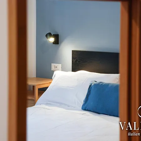 Piramide - 20min Walking From Colosseum - 1min From Metro Station - Valente Italian *