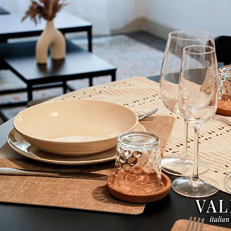 Piramide - 20min Walking From Colosseum - 1min From Metro Station - Valente Italian Rome