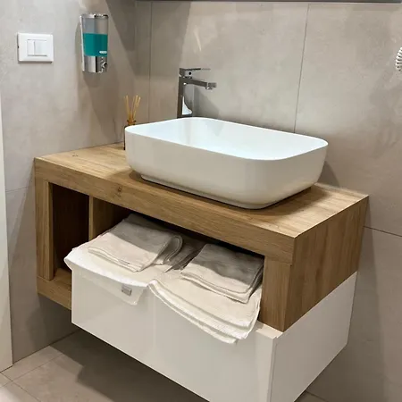 Vb's Luxury Flat