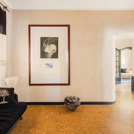 Casa Argentina, A Burghesius *