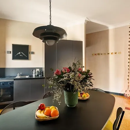 Casa Argentina, A Burghesius Rome