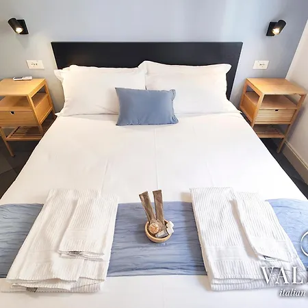 Apartment Piramide - 20min Walking From Colosseum - 1min From Metro Station - Valente Italian Rome