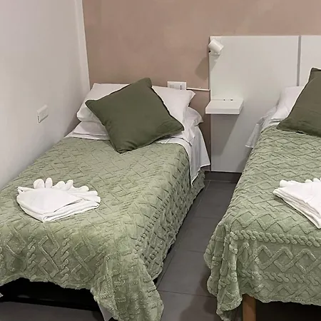 Gemelli Tre Guest house *