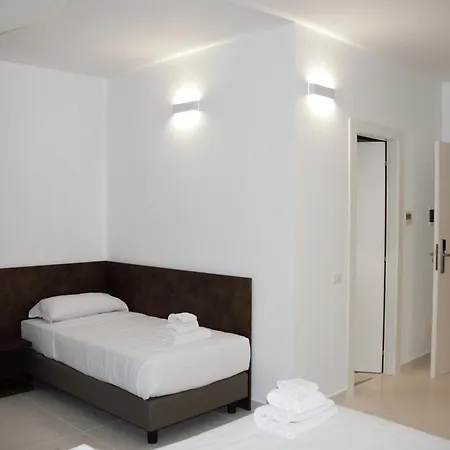 Domus Dea By Trinita * Rome