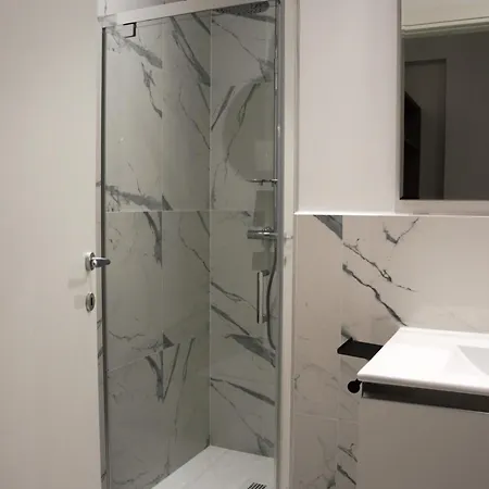 Domus Dea By Trinita * Rome