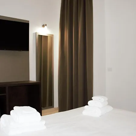Domus Dea By Trinita Guest house Rome