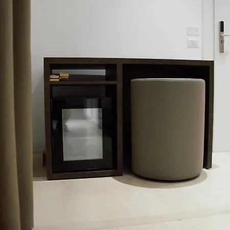 Domus Dea By Trinita * Rome