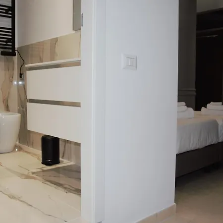 Domus Dea By Trinita Guest house